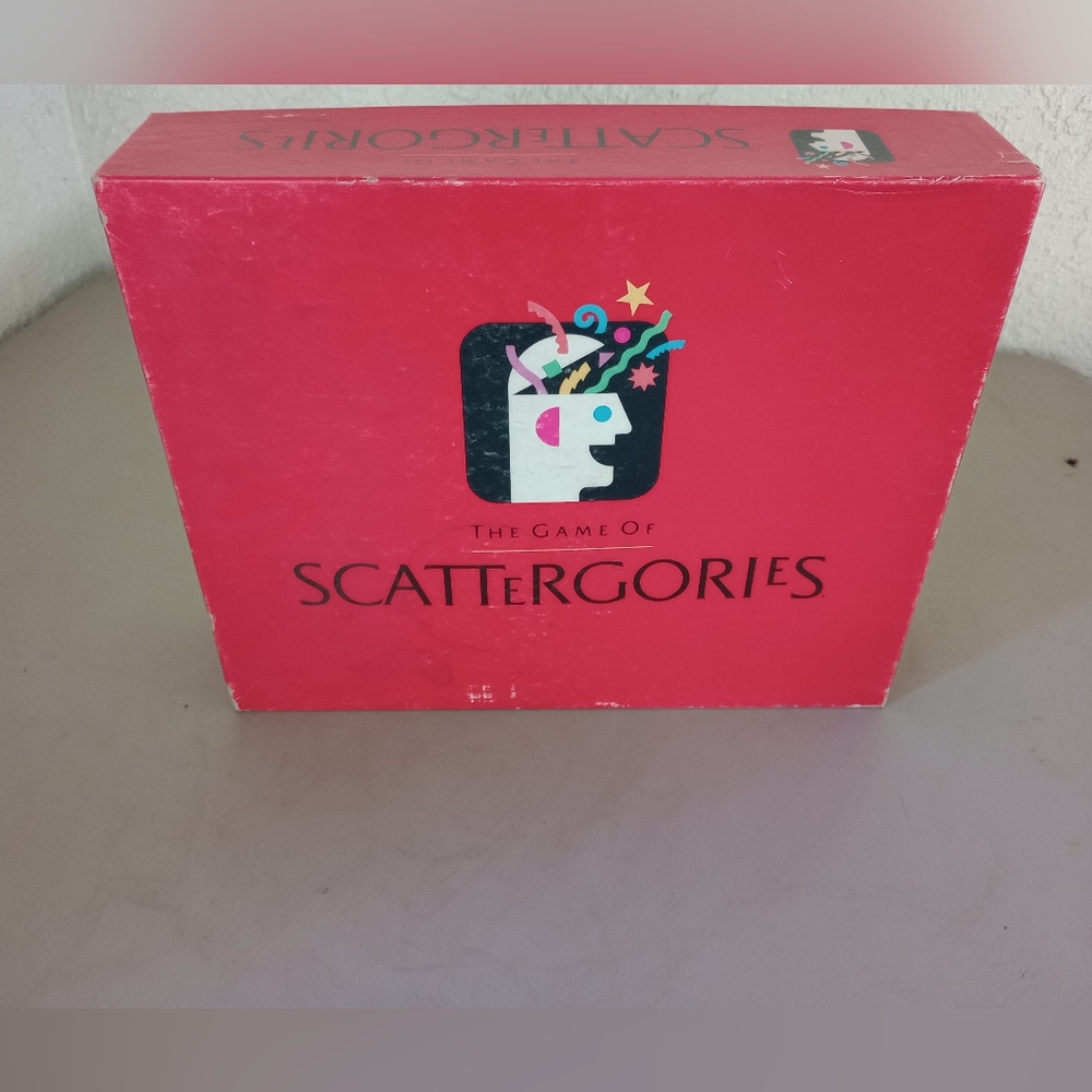 1999 USA HASBRO | The Game of Scattergories - Family Board Game